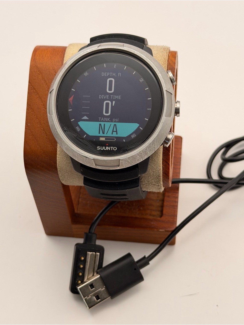 Suunto D5, Charger Included, Tested, Silver and Black, Smartwatch